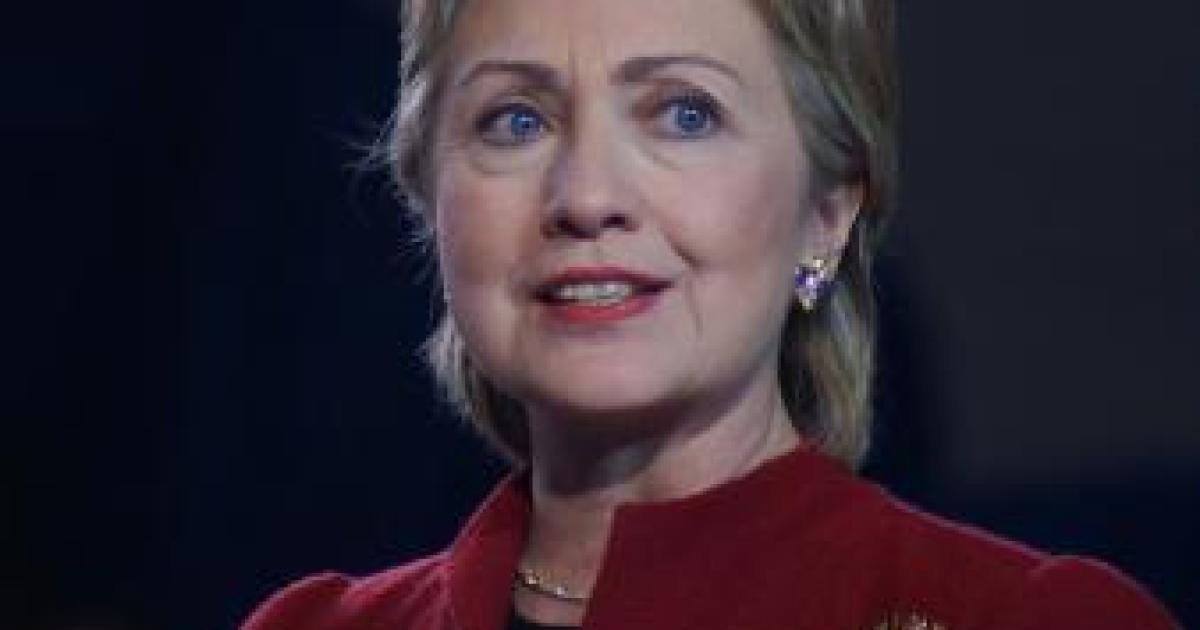 Chelsea Sends Out Fundraising Pitch for Her Mom, Asks for $1