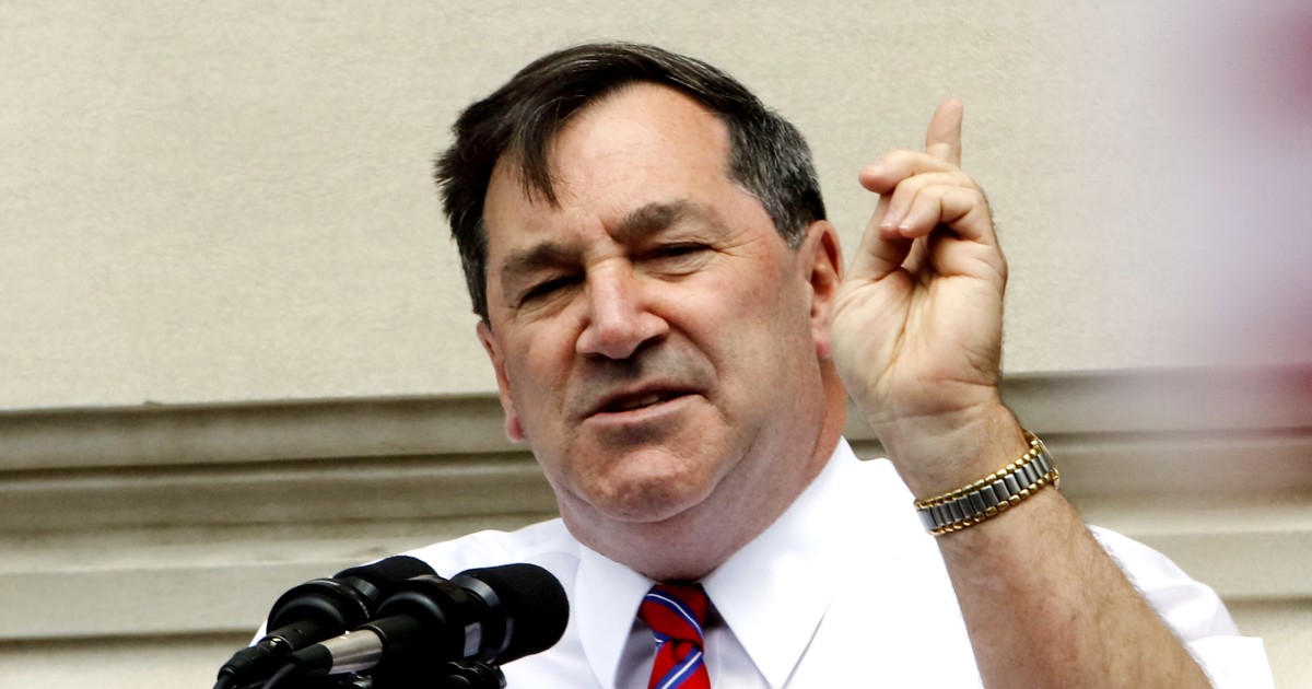 Joe Donnelly talks like a Republican in his newest ad