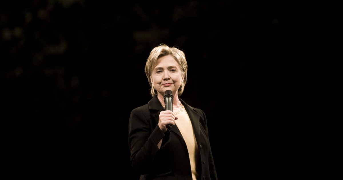 Hillary Pledges to Dig Into UFO Files