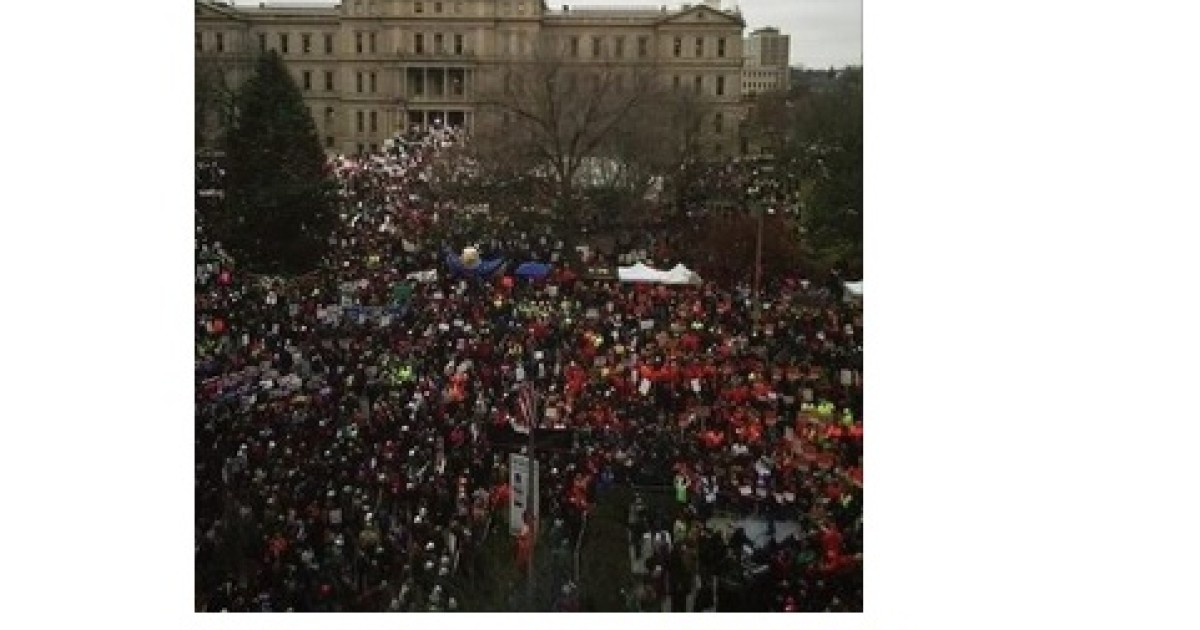 Senator Stabenow on Union Protests: 'Keep Fighting!'