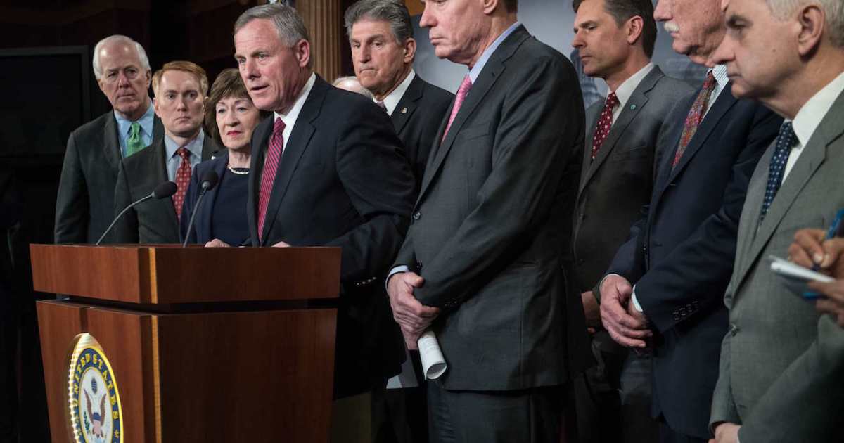 Senate Committee Recommends Measures to Counter Russia Meddling in Midterms