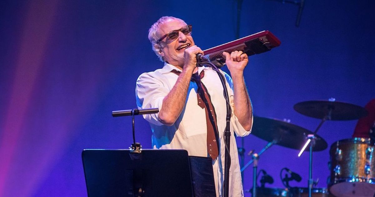Steely Dan Soldiers On