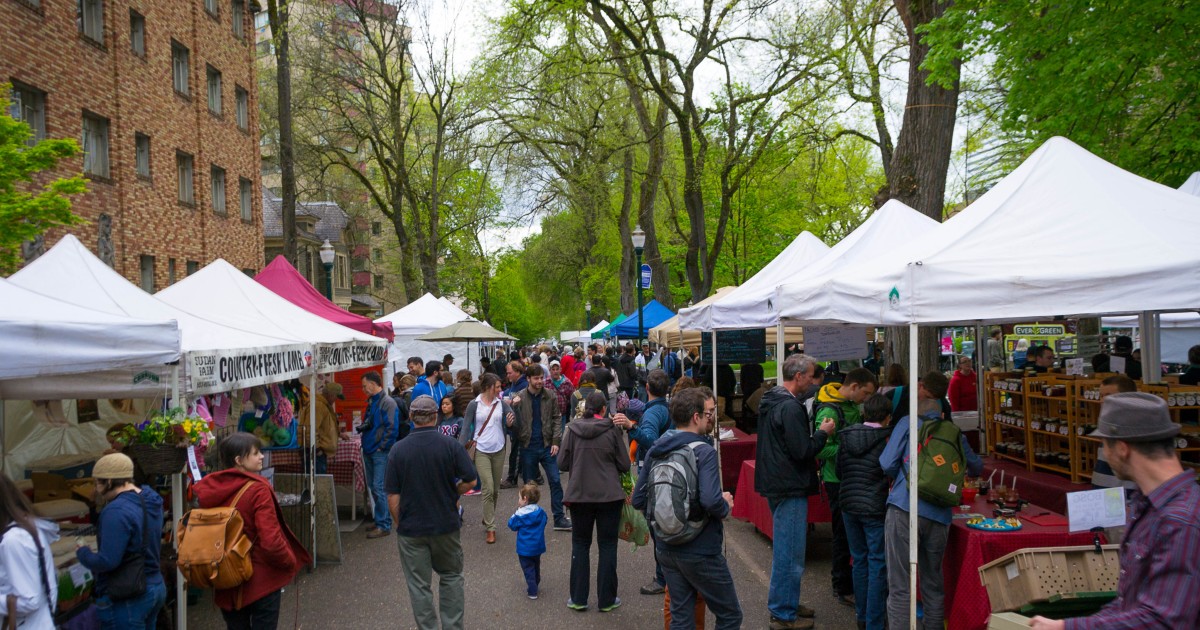 Afternoon Links: Make SWATting a Felony, How the Media Blew It in 2017, and Farmers Market Gentrification
