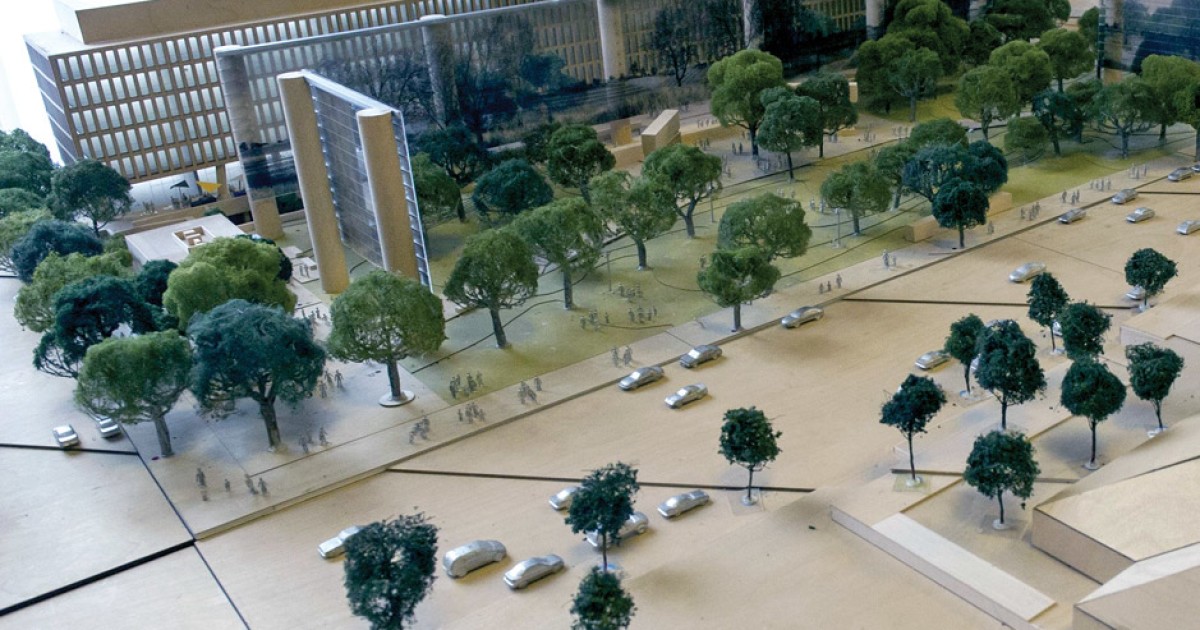 Gehry’s Ike: Not Dead Yet