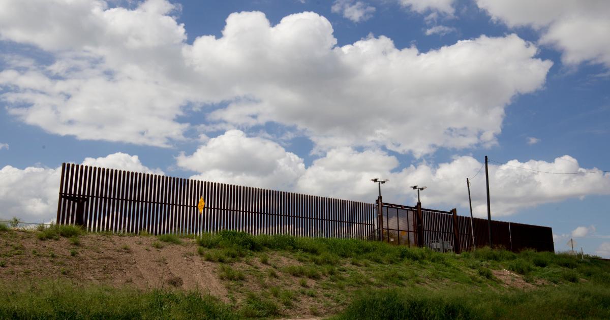 Trump Signs Executive Orders on Immigration