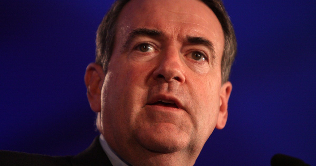 Huckabee's Double Standard for Trump and Cruz