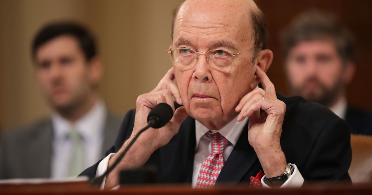 Afternoon Links: The Department of Cronyism, Subway Buskers vs. Phones, and Amazon University