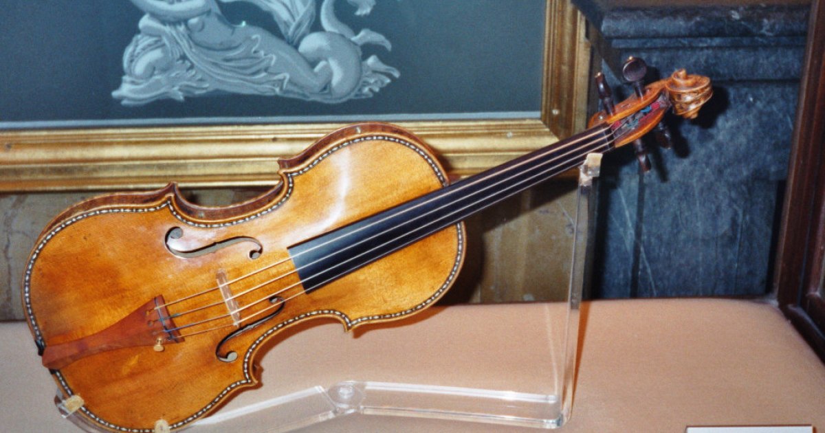 Prufrock: The Last Bookbinder, the Makings of a Stradivarius, and When Churchill Spent Christmas at the White House