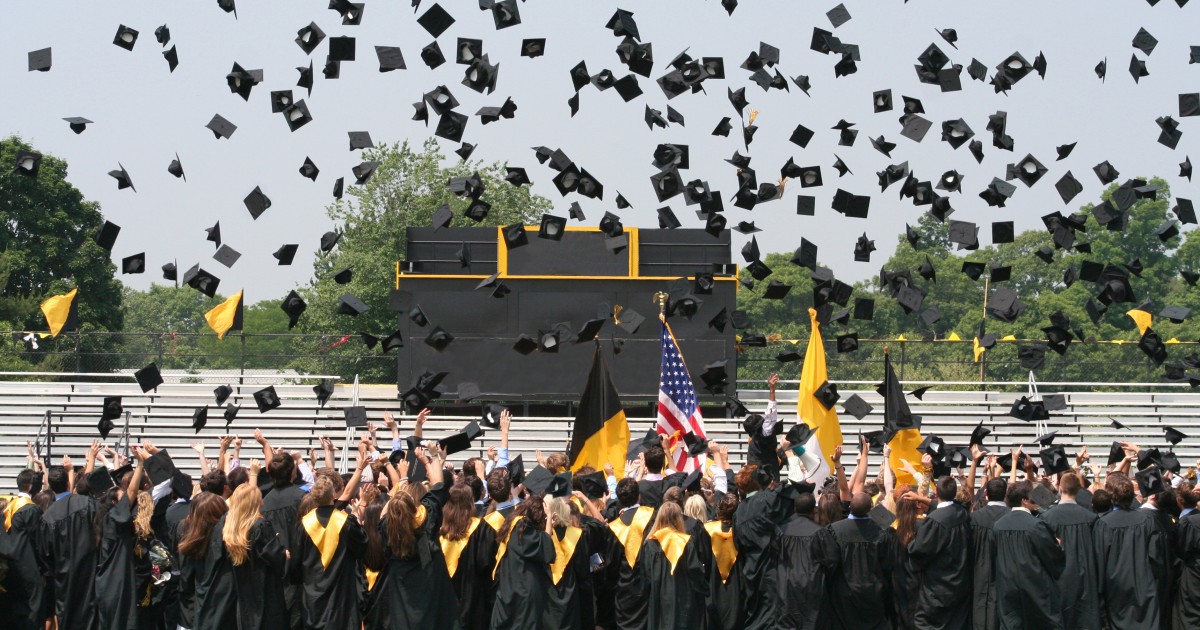 Fact Check: Did a Bakery Censor the Phrase 'Summa Cum Laude' on a Graduation Cake?