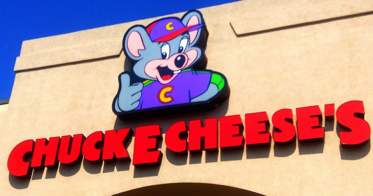 Afternoon Links: Wal-Mart's Blimp Bases, International Home Runs, and the End of the Rat Show