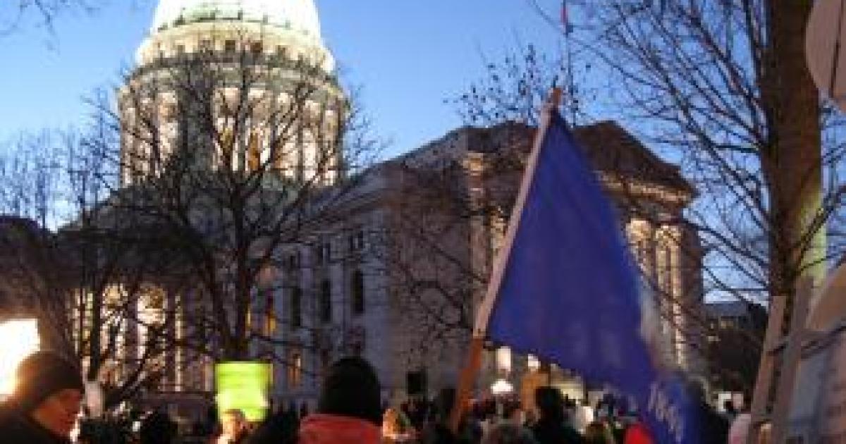 Chicago Teachers Union Organizes for Wisconsin Protest