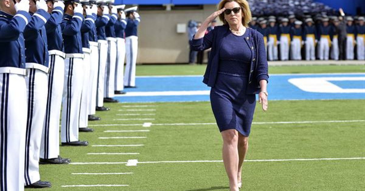 Air Force Secretary Tells Grads to 'Follow the President's Lead'