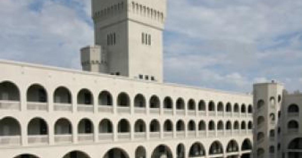 Romney Criticizes Obama at Military College