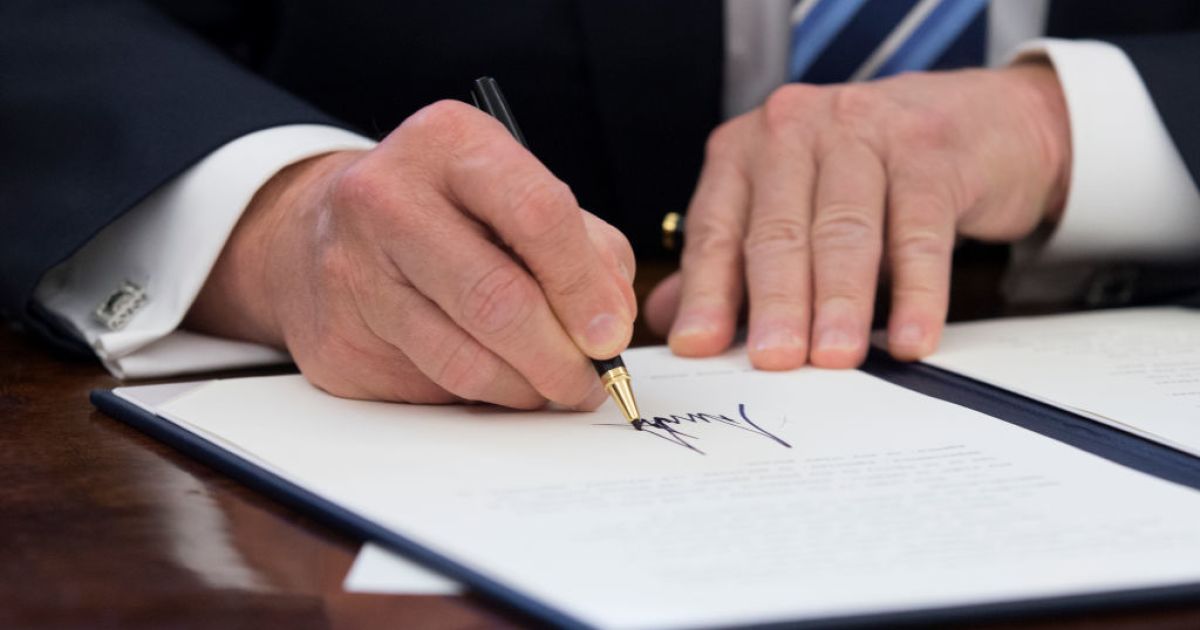 WSJ: Trump Scrapping Travel Ban in Favor of Targeted Restrictions