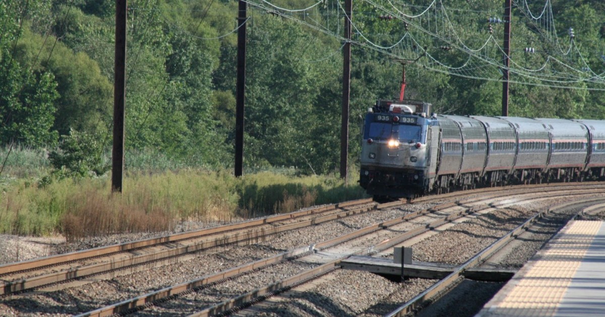 Afternoon Links: End of the Line for Amtrak Charters, and Will Lawsuits Kill Conspiratorial Fake News?