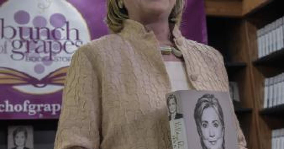 Hillary's Entry in Irish Hall of Fame Comes Despite False Claims of Bringing 'Peace' to N.Ireland