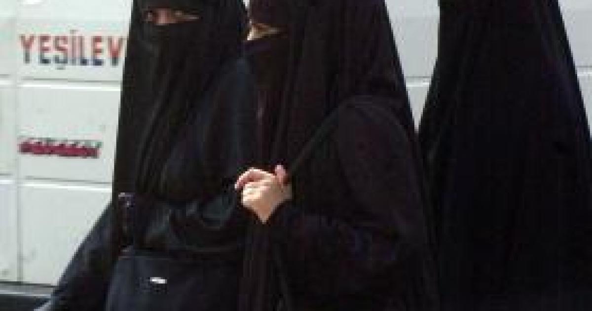 Saudi Arabia Grants Women Limited Election Rights