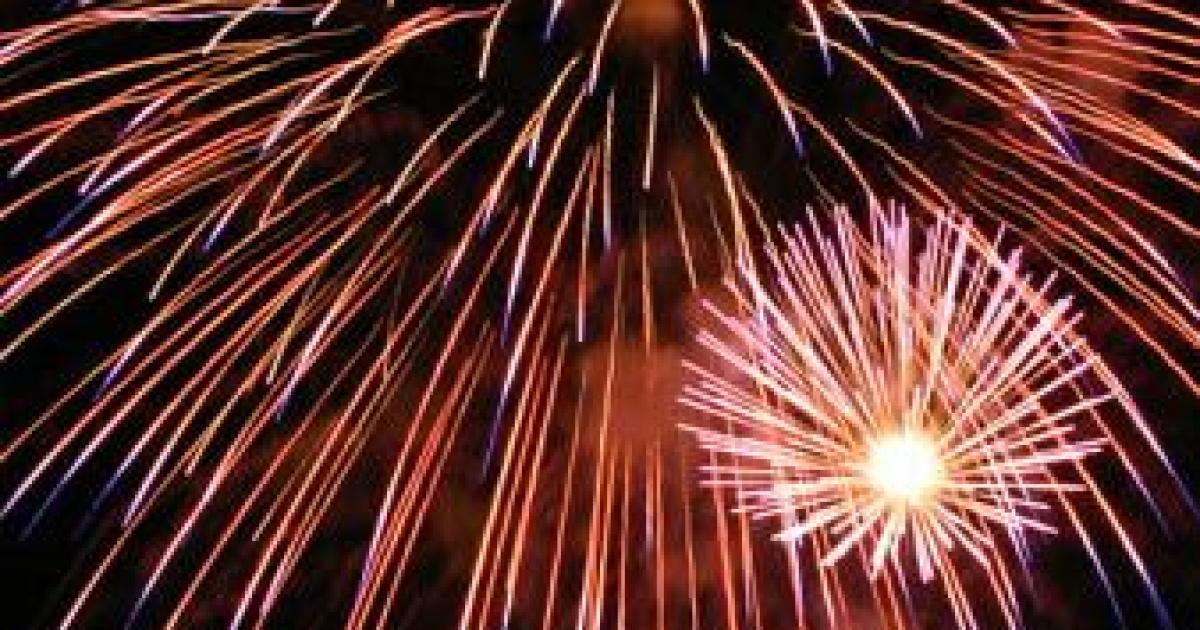 Mob Attacks Police, Firefighters With Fireworks in Illinois