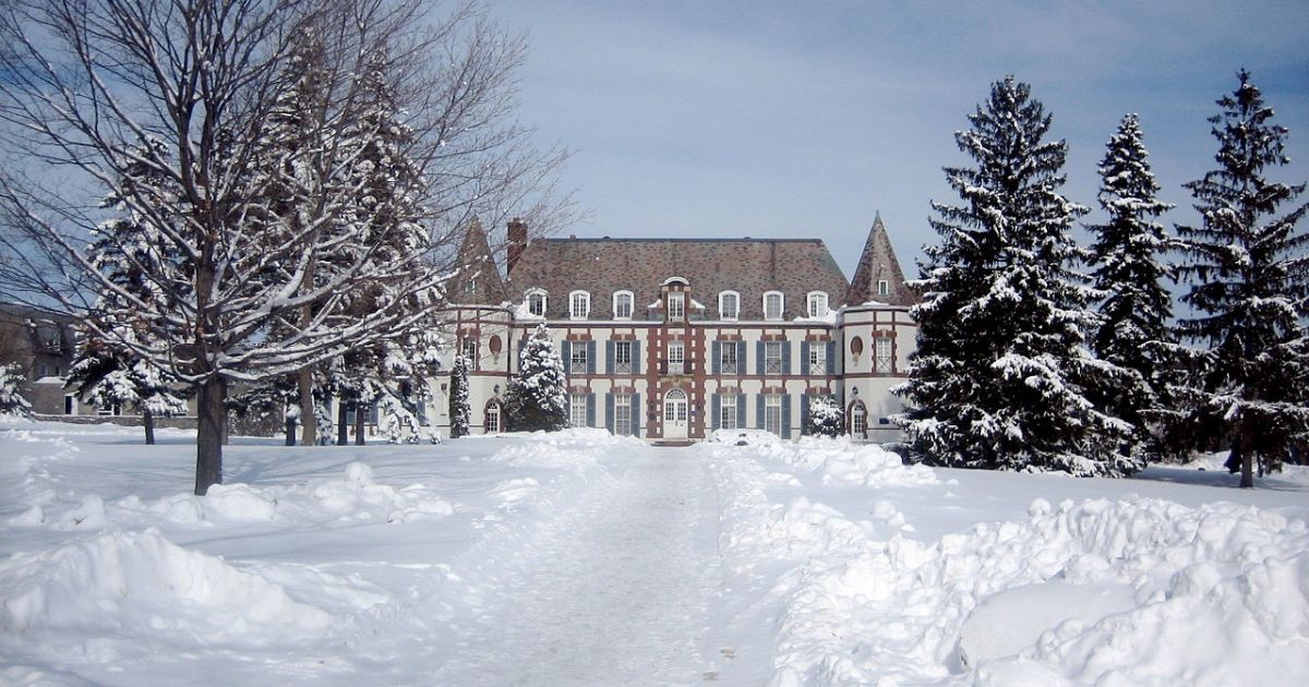Vermont College Mandates Seminar on Privilege and Inequality