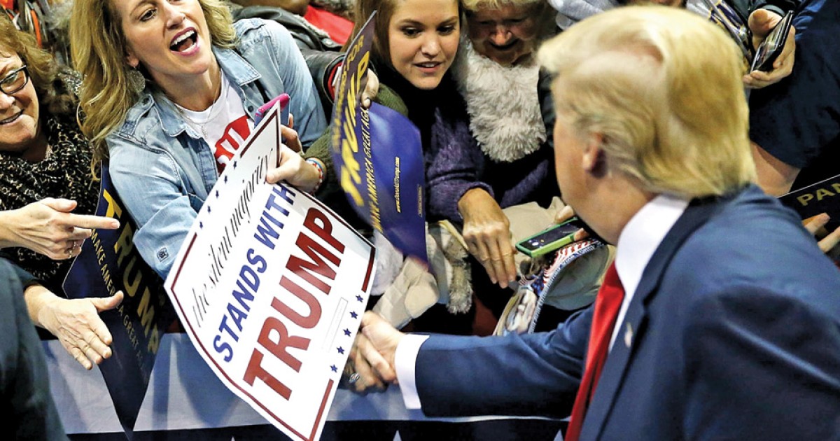 Trump, Sanders Projected to Win New Hampshire