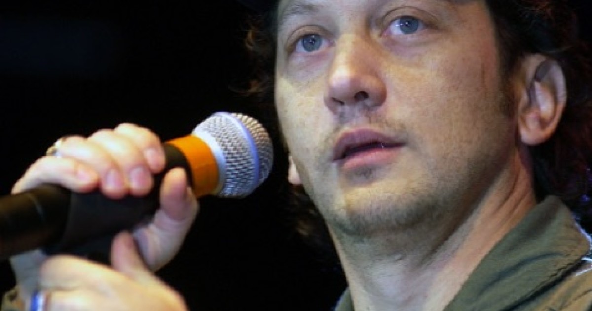 Rob Schneider's Attempt at Spanish Cooking Roasted for Being Culturally Offensive