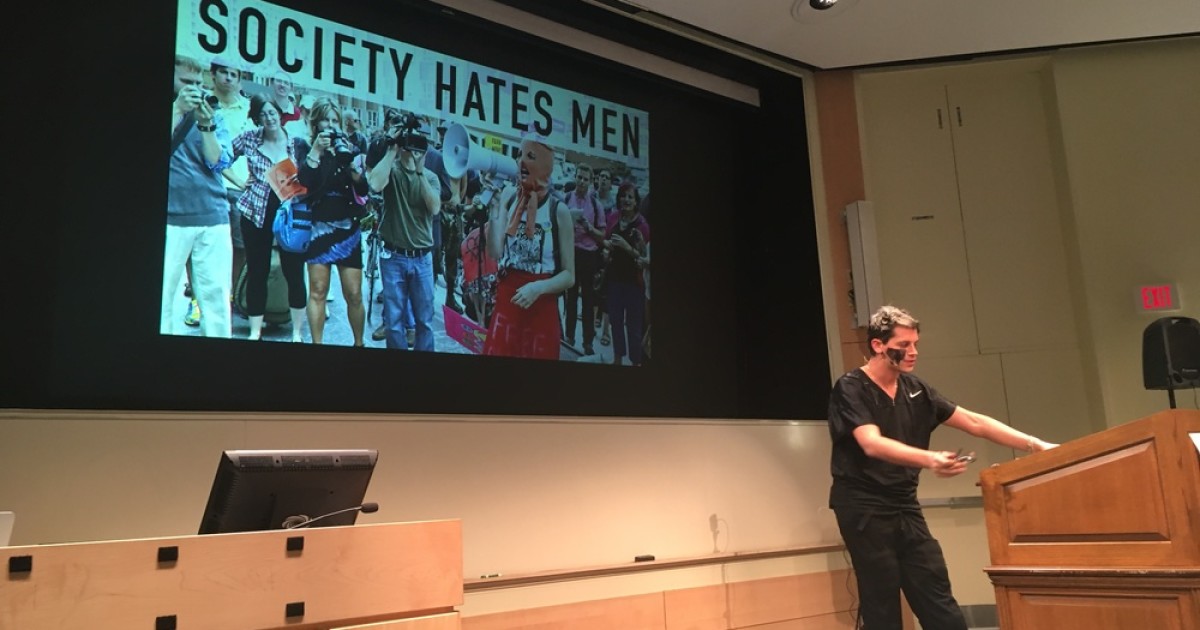 Trump Superfan and Alt-Right Darling Milo Thrills the Men on Campus