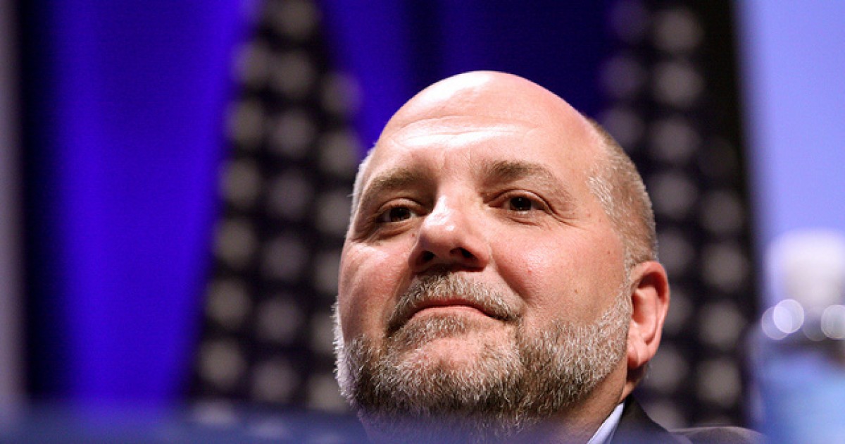 Trump Hires Veteran GOP Pollster